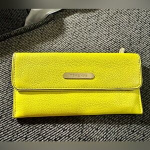 Michael Kors Austin Flat Continental Wallet - Kiwi Green Leather
